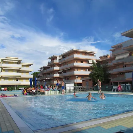 By The Pool In Our Cozy Flat - Beahost Bibione